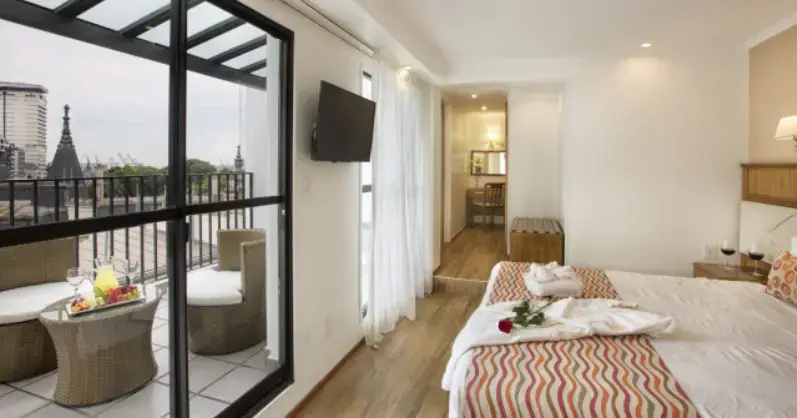 Deluxe Suite