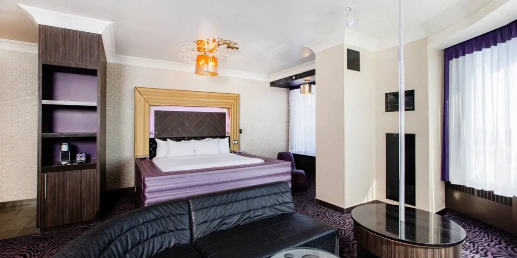 Hollywood room
