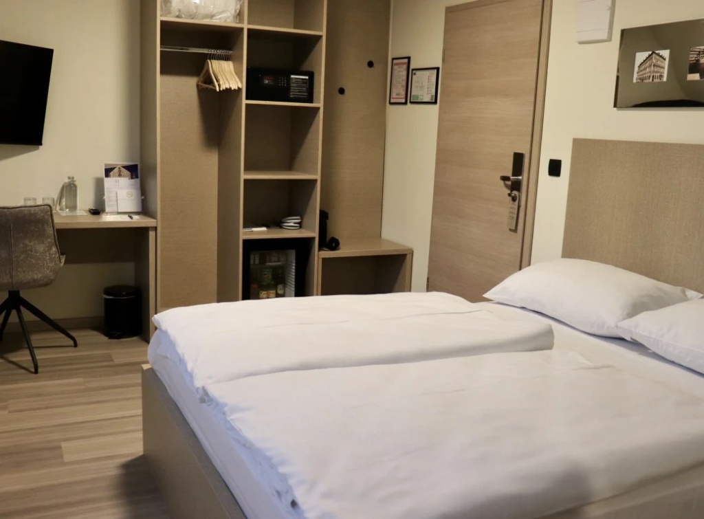 Attic Double room (full double bed)