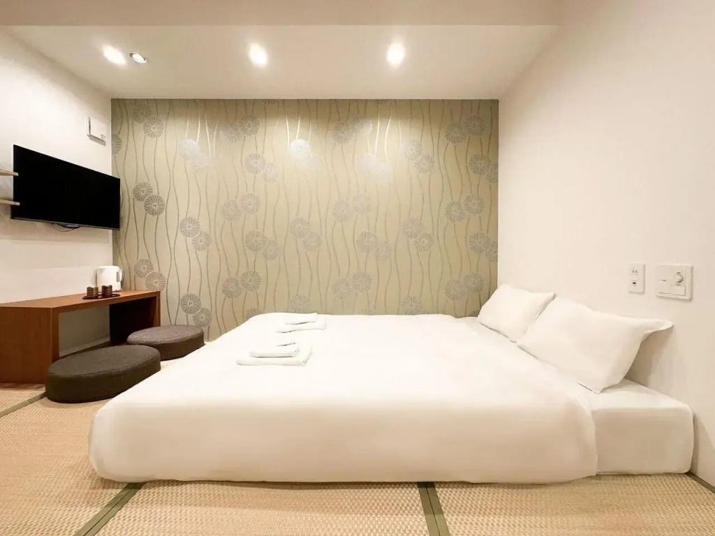 Japanese Double room (full double bed)