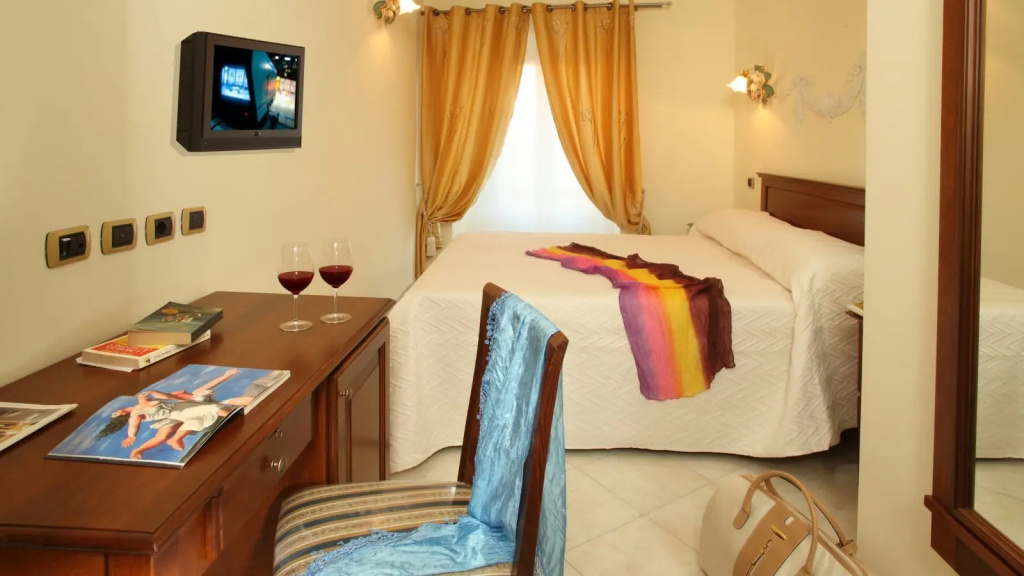 Boschetto Double room (full double bed)