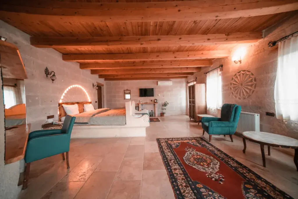 Double Suite with balcony (full double bed)