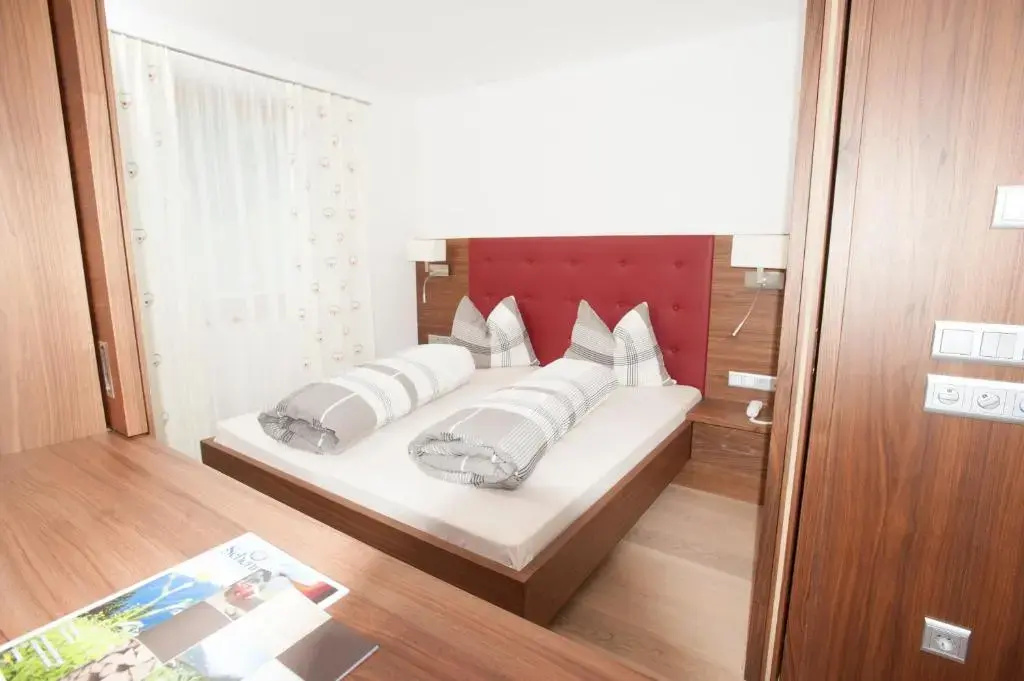 1 Bedroom Double Apartment (full double bed)