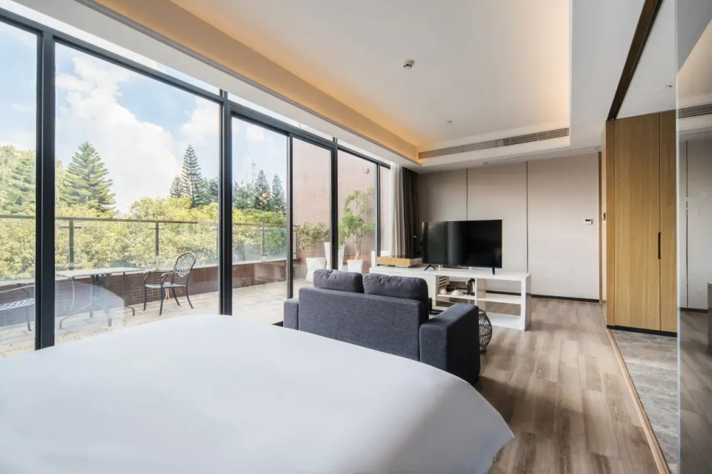 Premier Double room (full double bed)