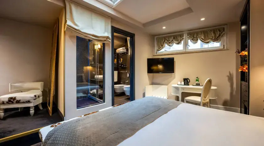 Smart Double room (full double bed)