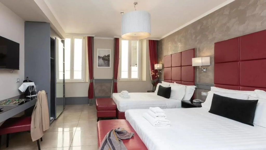Hydro Bath Quadruple room