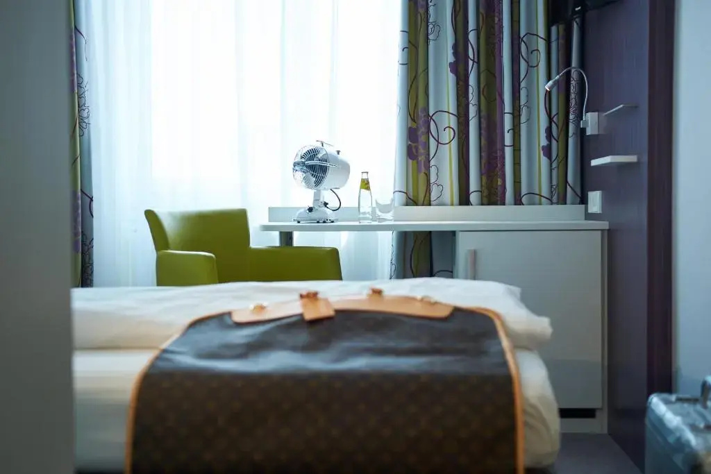 Standard Double Souterrain room (full double bed)