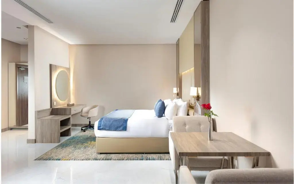 Double Suite (full double bed)