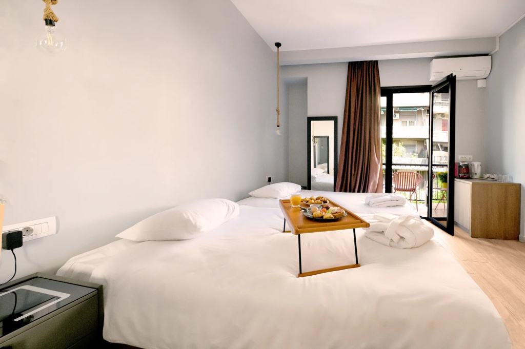 Double Suite with Jacuzzi (full double bed)