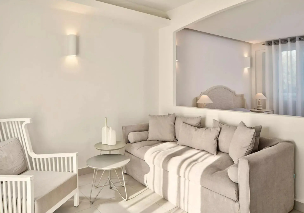 Double Junior Suite (full double bed)