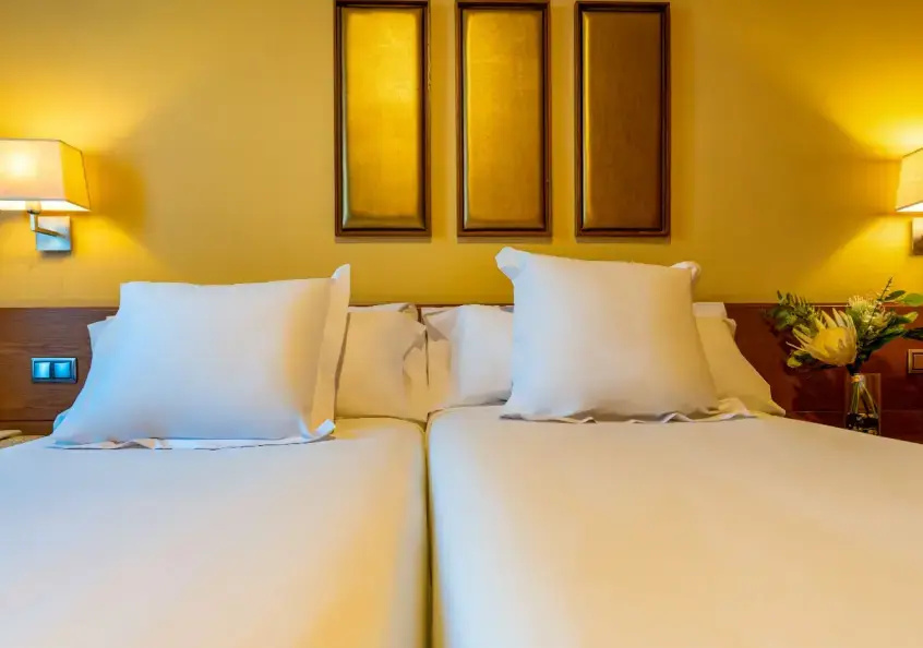 Double room with view (full double bed)