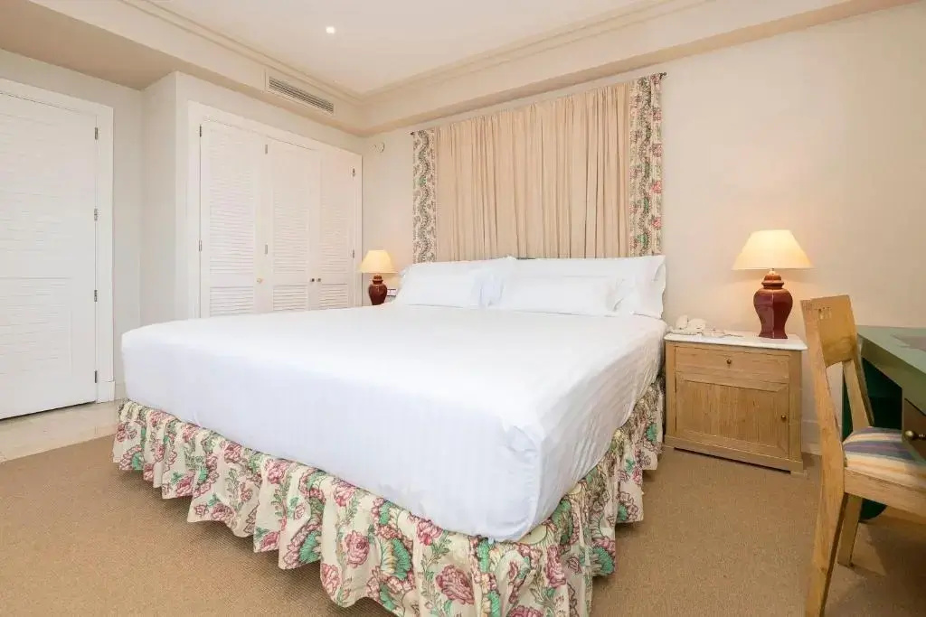 Royal Double Suite full double bed