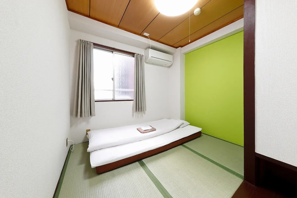 Japanese Style (futon beds) Single room