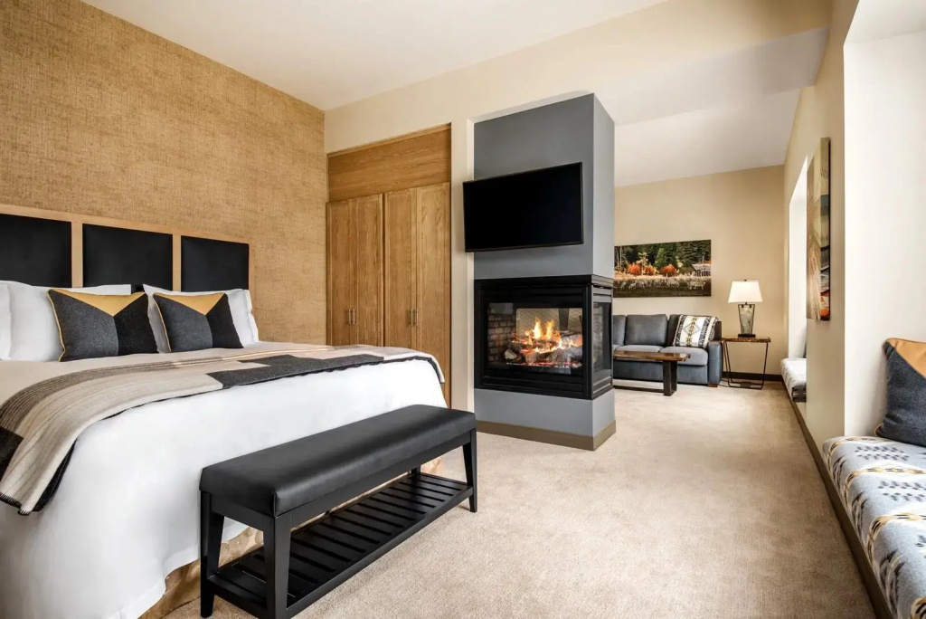 Double Junior Suite (full double bed)