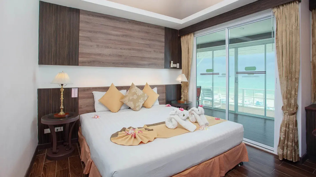 Double Villa beachfront (full double bed)