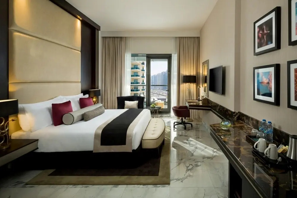 Deluxe Double room with balcony (full double bed)