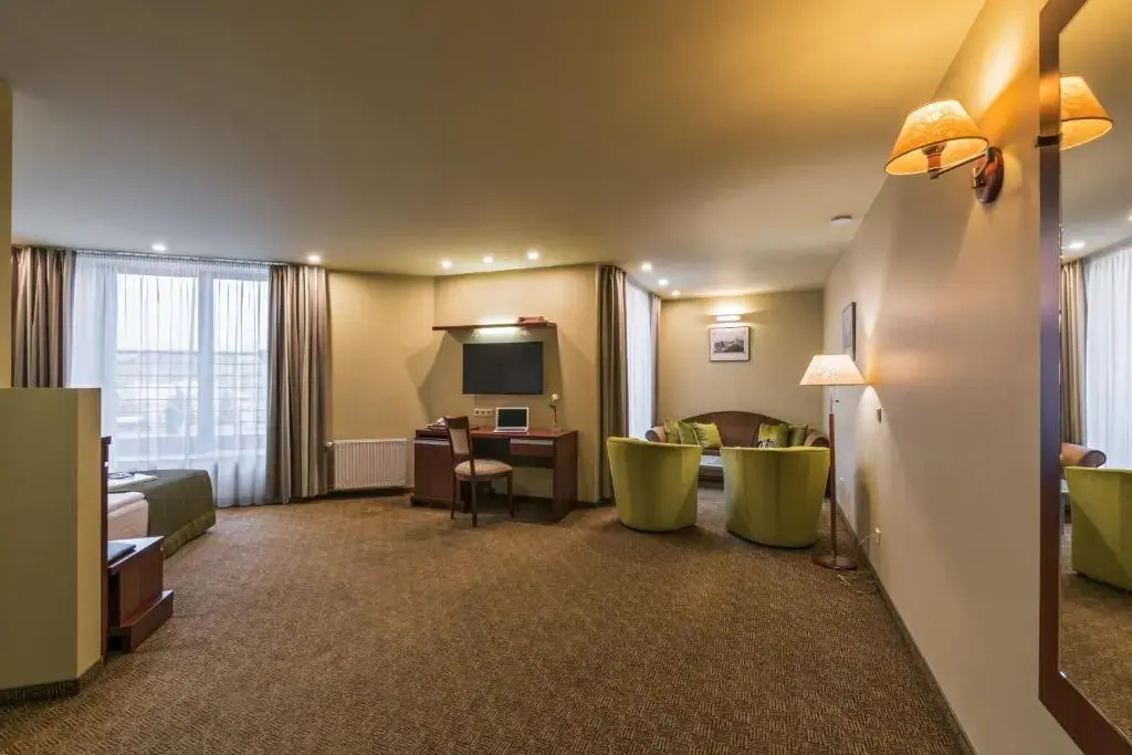 Double Junior Suite (full double bed)