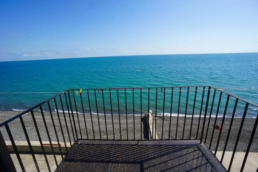 Люкс с выходом к морю с 2 комнатами в Эвкалиптовая Роща