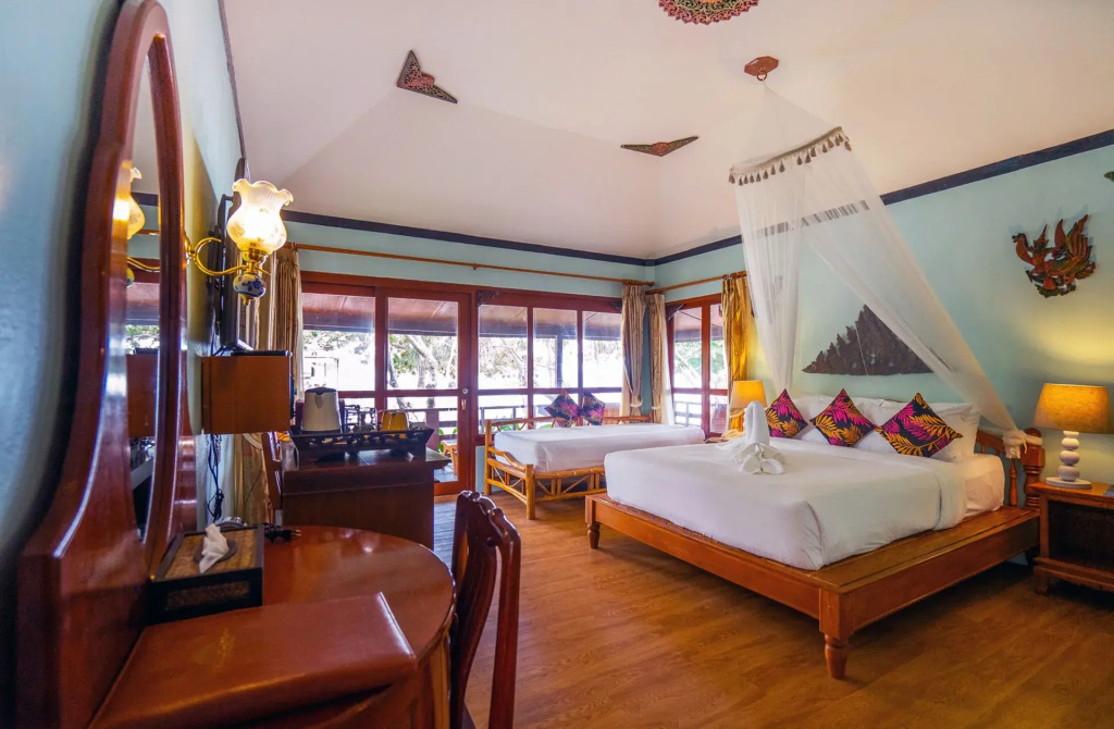 Deluxe Beachfront Double Villa (full double bed)