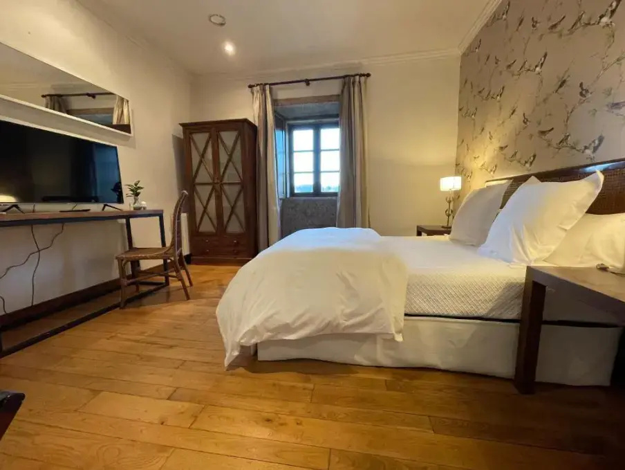 6 Double room (full double bed)