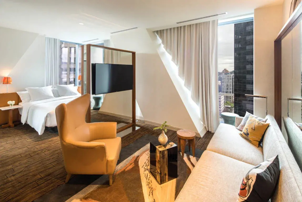 Double Junior Suite with city view (full double bed)