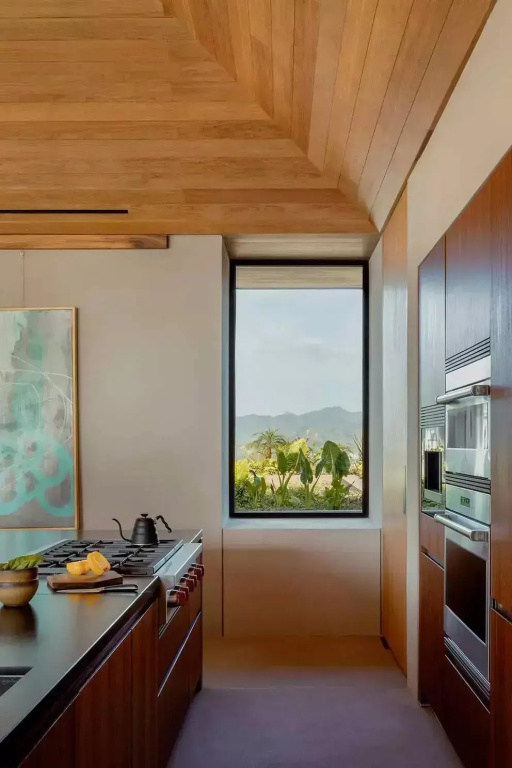 5 Bedrooms No. 16 Private Home