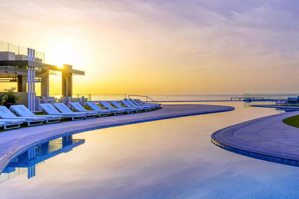 Beach & Waterfront