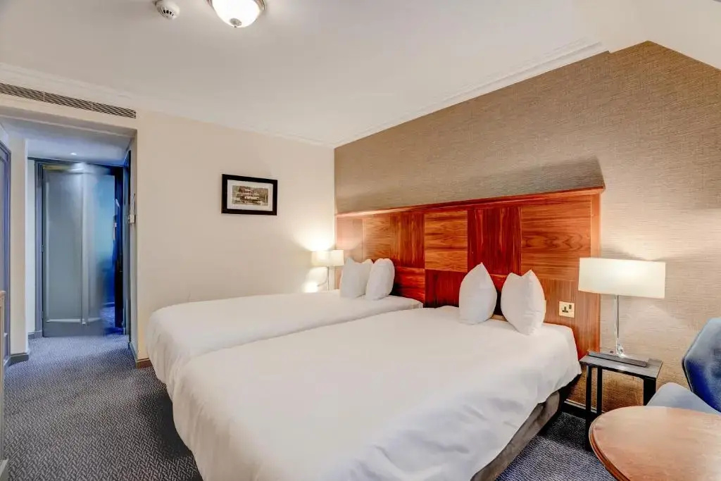 Sunday London Staines-upon-Thames Heathrow T5 - Chambres