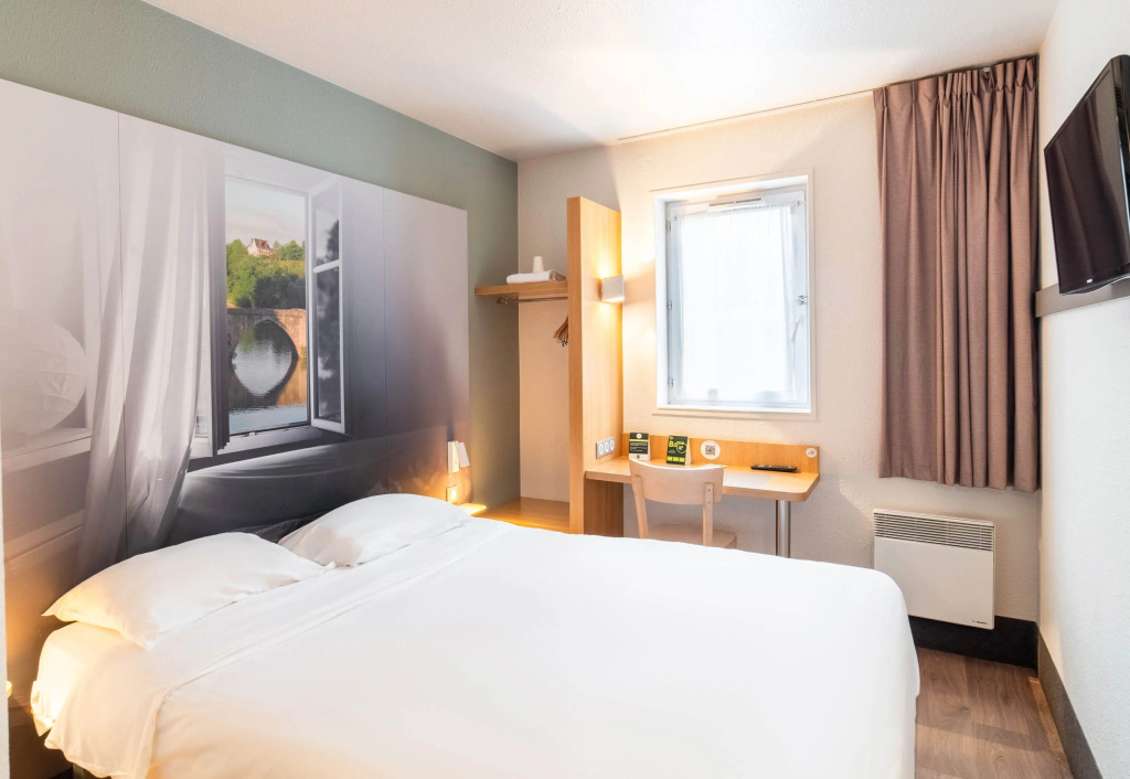 Double room (full double bed)