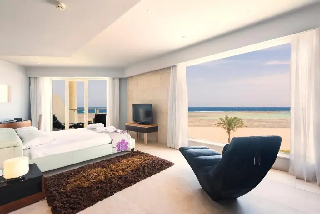 Double Junior Suite with balcony and with sea view full double bed