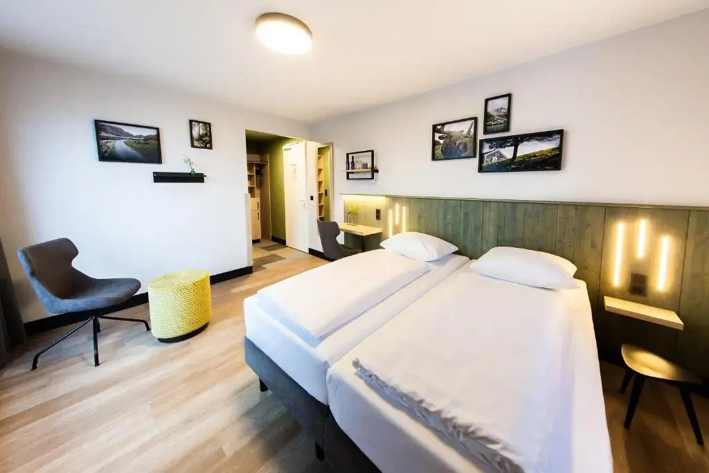 Lovly M Double room (twin beds)
