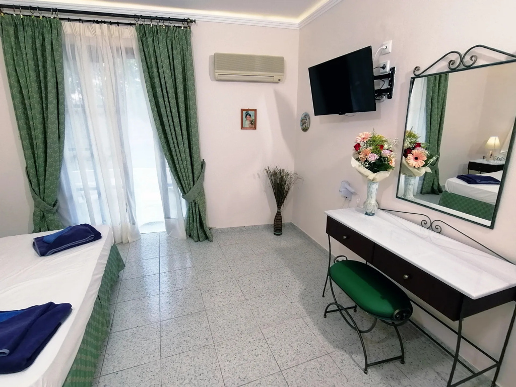 Economy Double room with garden view (full double bed)