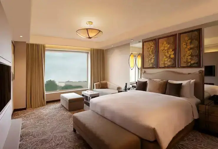 The Astor Double Suite full double bed