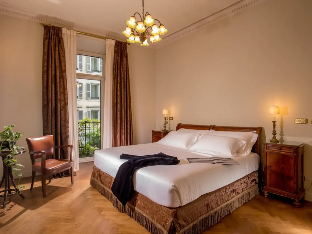 Classic Double room (full double bed)