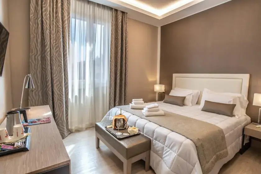 Double Suite (full double bed)