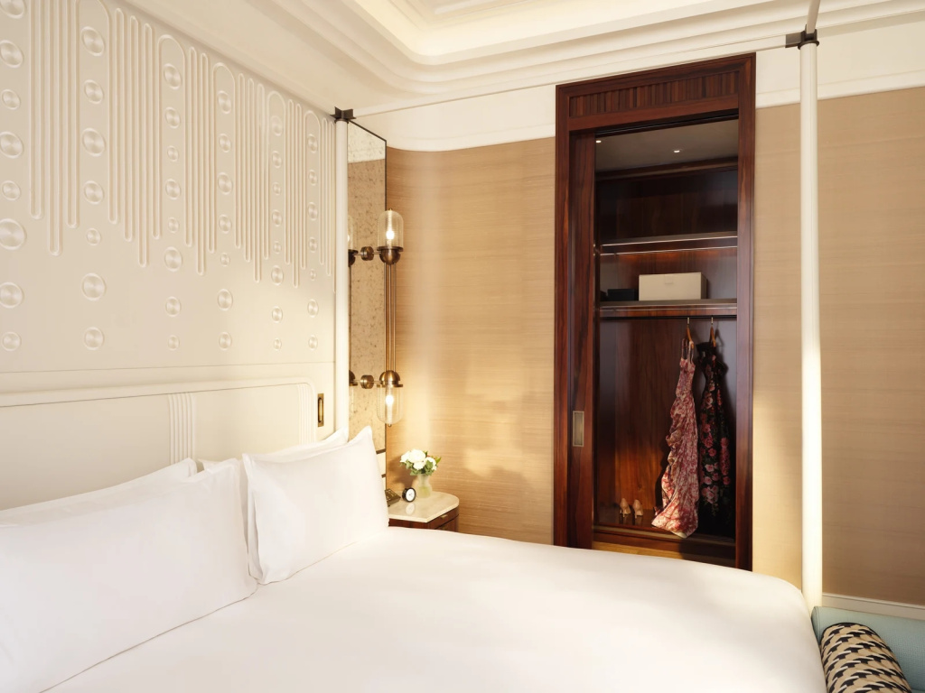 Royal Double Suite (full double bed)