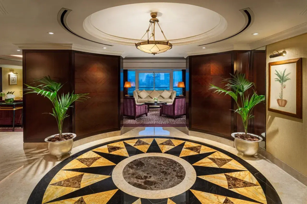Beach Rotana Hotel — фото