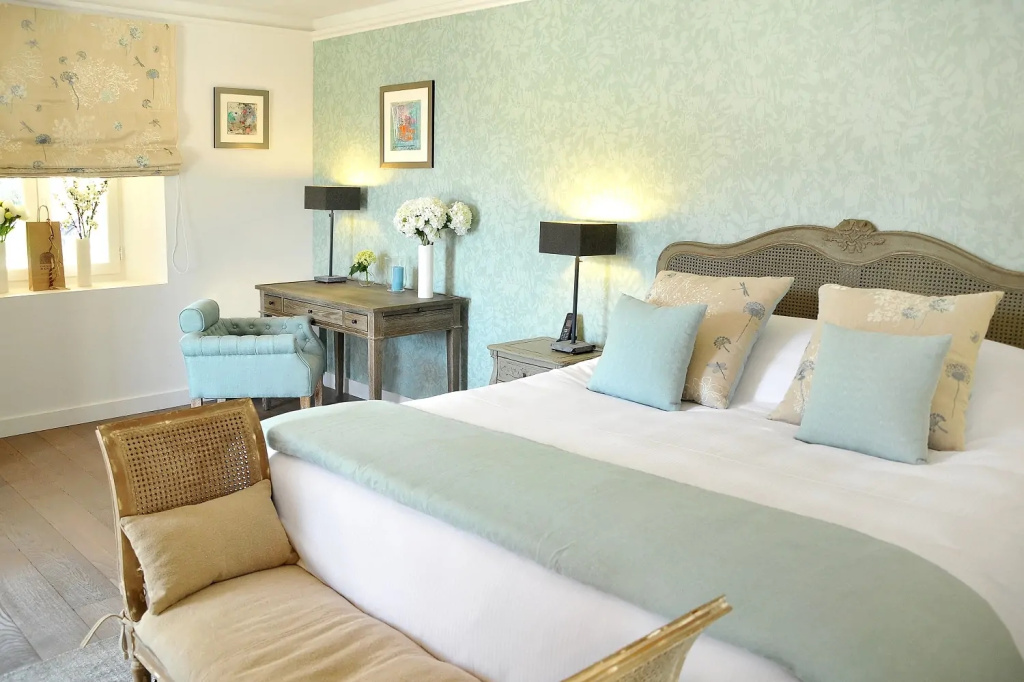 Double Junior Suite (full double bed)