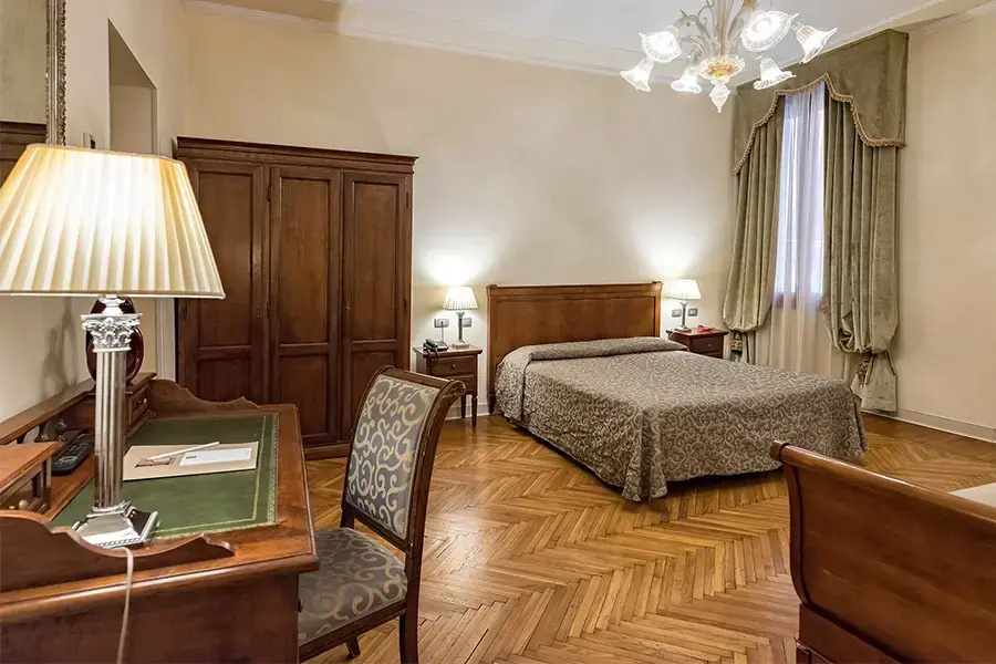 Interconnecting room