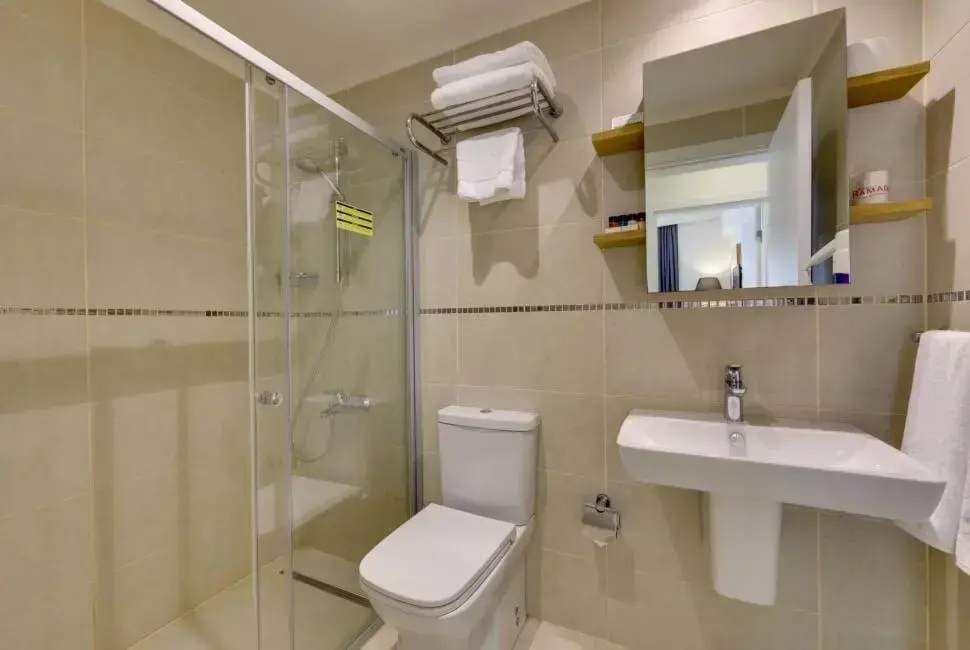 Ramada Hotel & Suites by Wyndham Kusadasi - Chambres