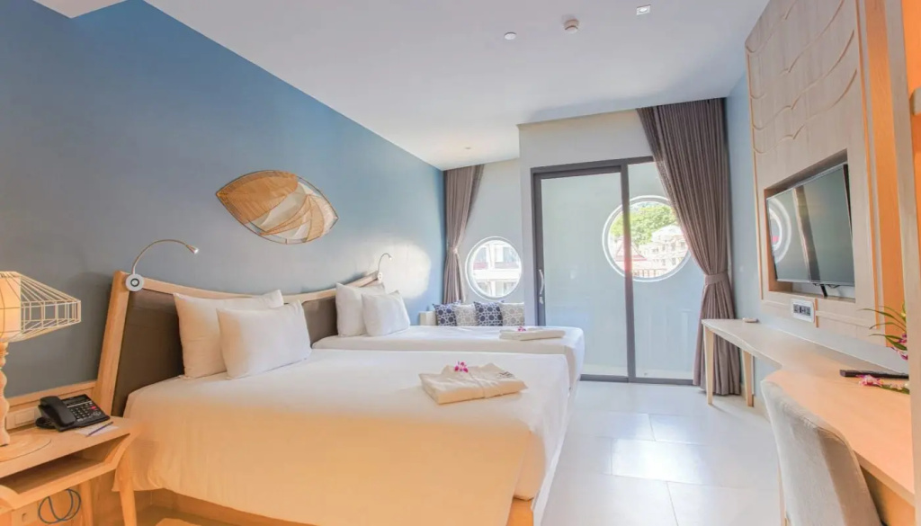 Deluxe Double room (full double bed)