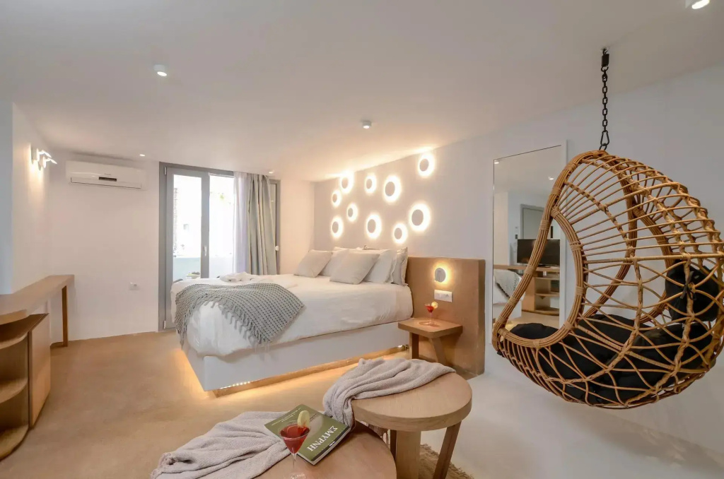 Atalanta Semibasement Suite