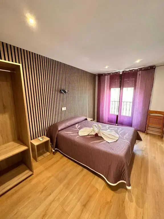 Standard Double room with balcony and with courtyard view (full double bed)