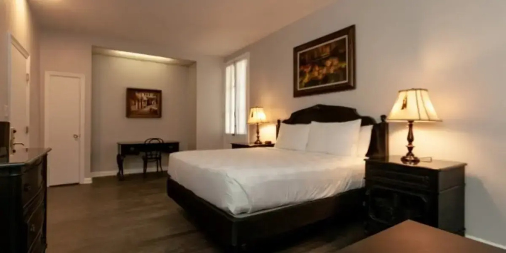 Chateau Hotel - Chambres