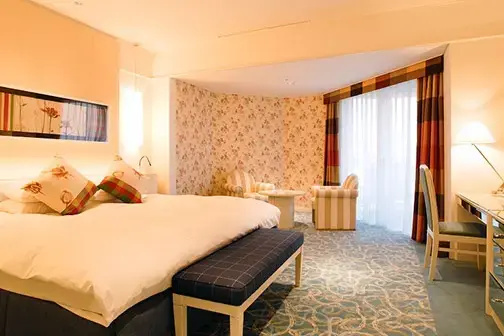 Senior Double Suite (full double bed)