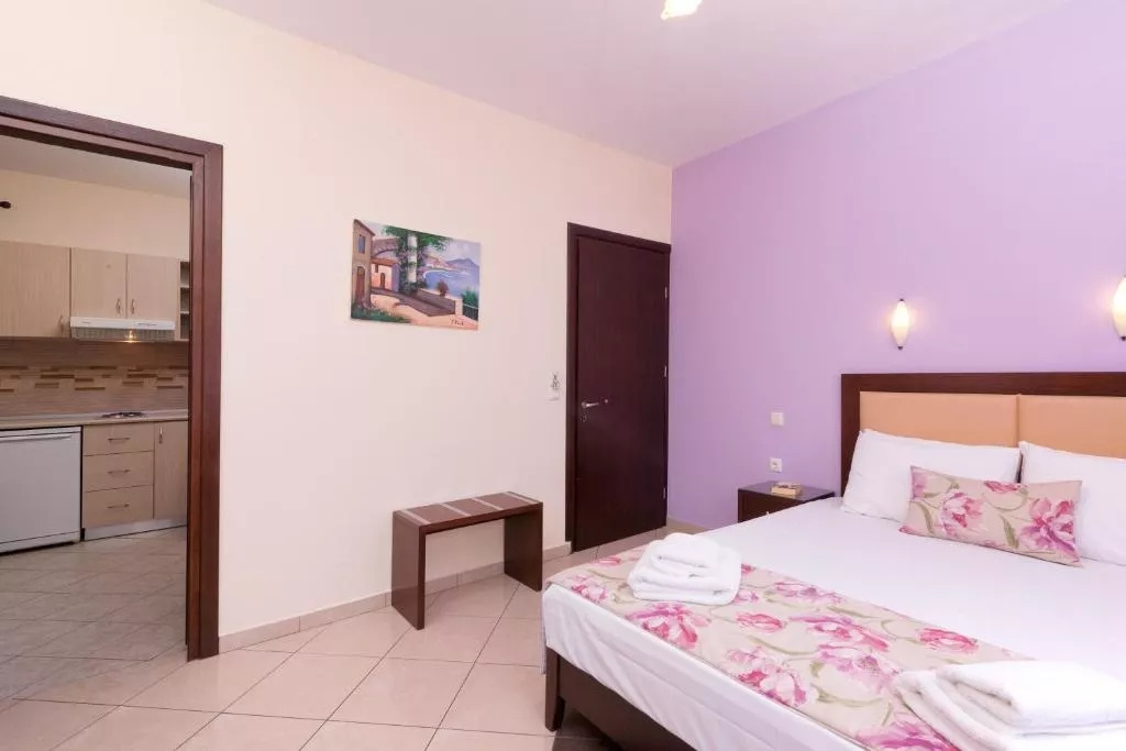 Double Apartment (full double bed)