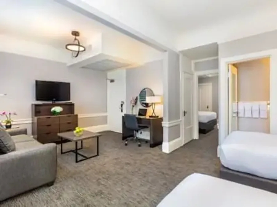 Family Double Suite (full double bed)