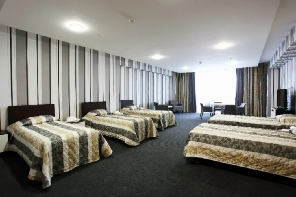 Standard Quintuple room