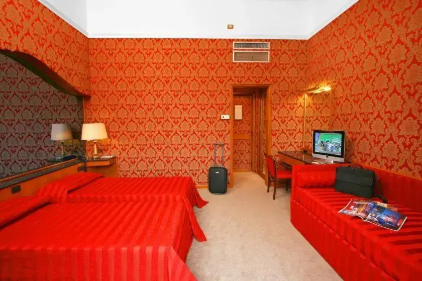 Economy Triple room