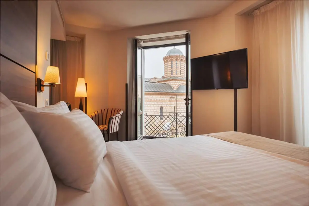 Double Suite (full double bed)